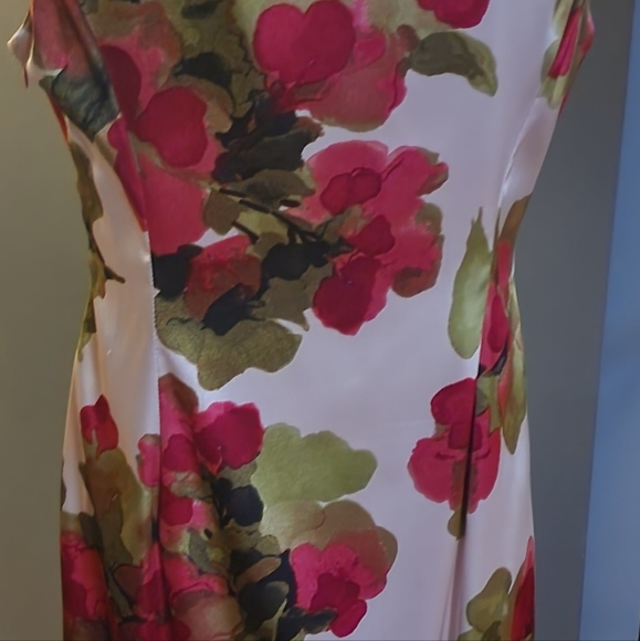 Sleeveless Silk Floral Dress - Picture 6 of 6